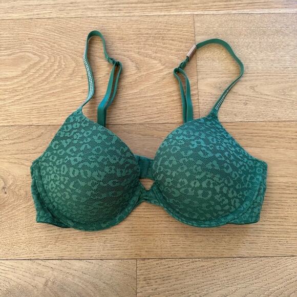 Victorias Secret - Pink Lace Lightly Lined T-shirt Bra in Green - NWT - Picture 1 of 5